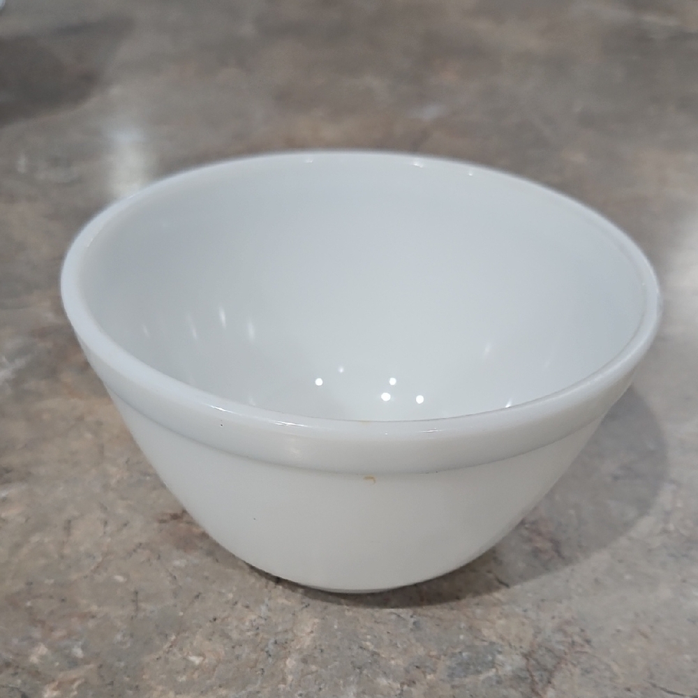 White pryrex‎ bowl